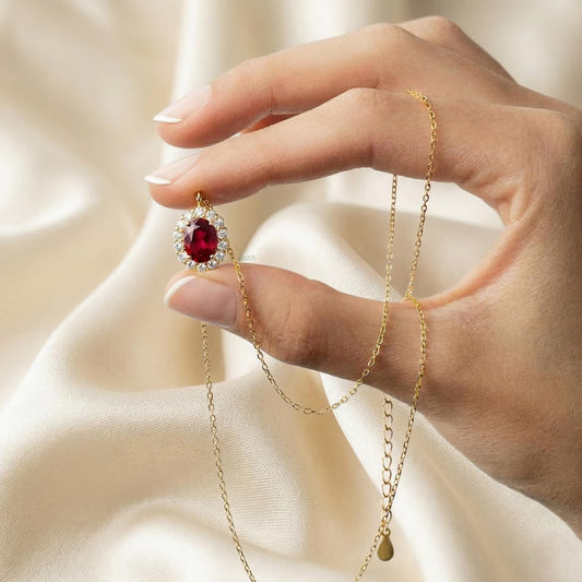 Timeless Elegance: Why Diamond Jewellery Never Goes Out of Style